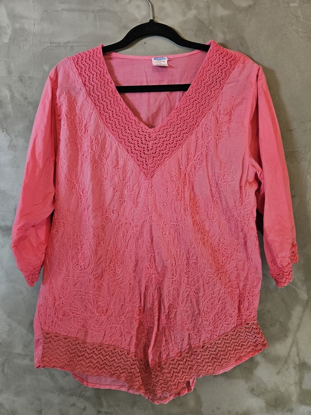 Made In Mexico 100% Cotton Embroidered Blouse Size 44 Marca AMIT Collection